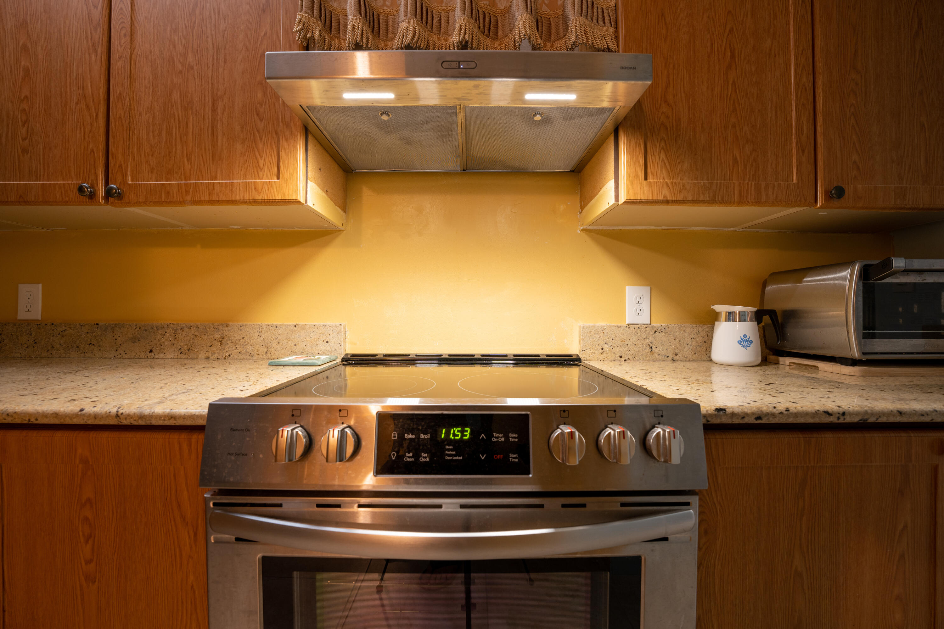 400 Ocean Trail Way, Unit 101 Jupiter, FL 33477 - Photo 42 of 60 a close view of stove