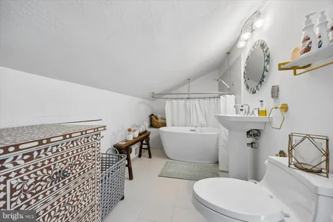 $599,000 | 536 Country Club Lane, Havertown, PA 19083