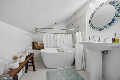 $599,000 | 536 Country Club Lane, Havertown, PA 19083