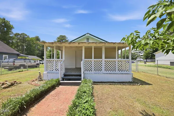 $1,500 | 201 4th Street, Erwin, NC 28339