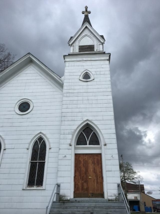 116 North Main Street Gilman, IL 60938 - Photo 5 of 18 a view of front door of house