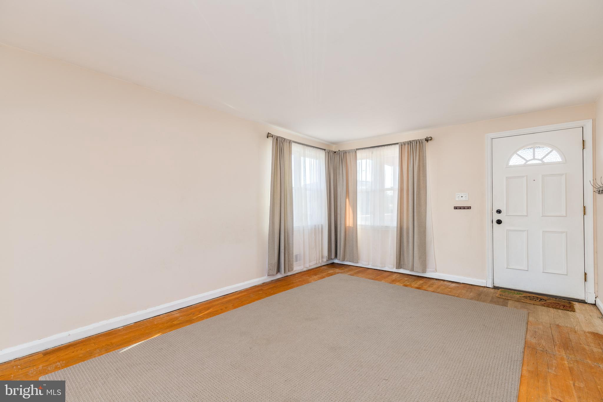7446 Edsworth Road Baltimore, MD 21222 - Photo 7 of 41
