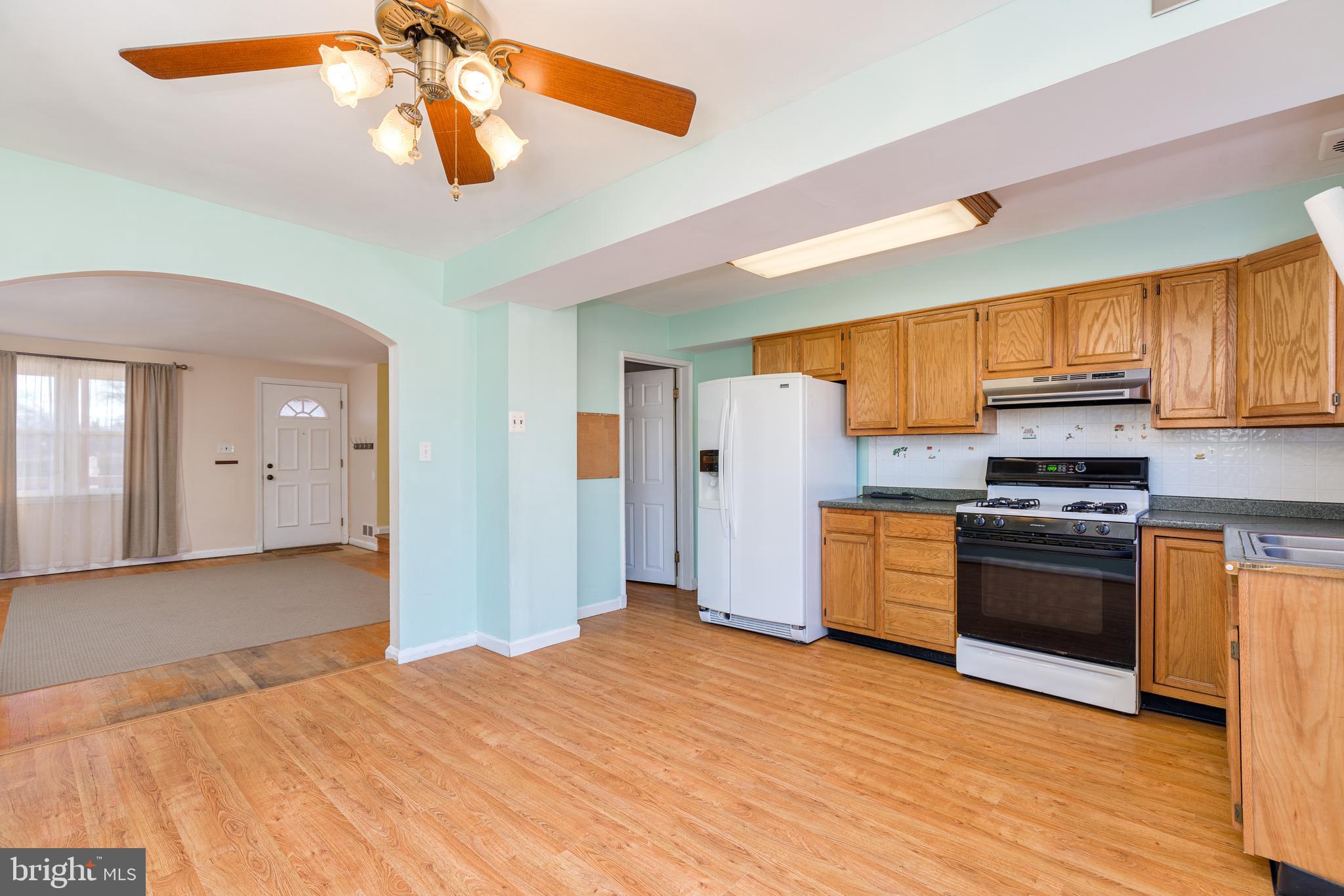 7446 Edsworth Road Baltimore, MD 21222 - Photo 10 of 41
