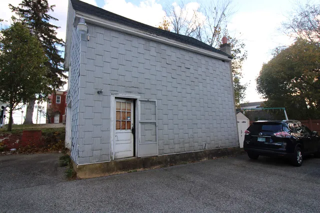 $200 | 11-13 Green Street, Somersworth, NH 03878