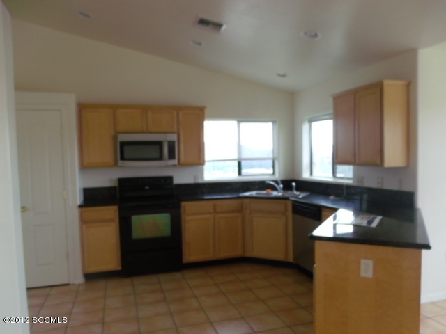 1408 Raquel Court Rio Rico, AZ 85648 - Photo 7 of 12