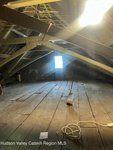 a view of a parking space