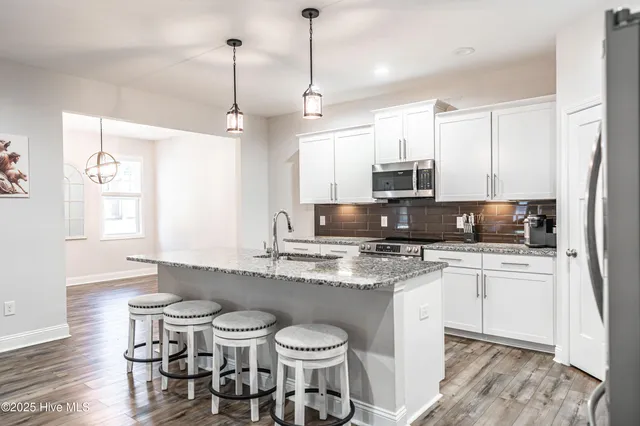 $2,700 | 101 Bluegrass Court, Aberdeen, NC 28315