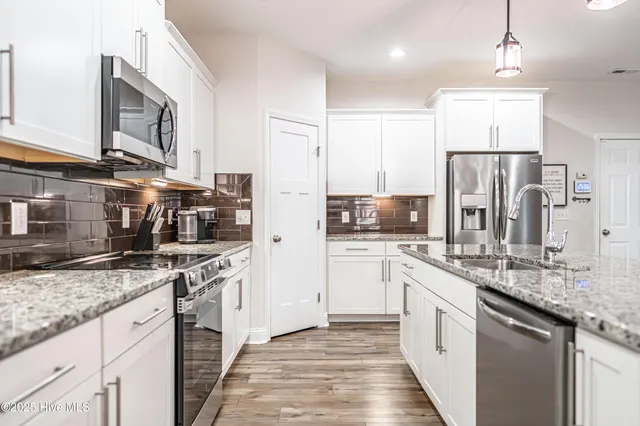 $2,700 | 101 Bluegrass Court, Aberdeen, NC 28315