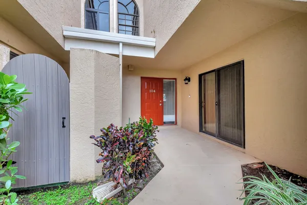 $2,675 | 17396 Boca Club Boulevard, Unit 104, Boca Raton, FL 33487