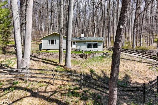 $549,999 | 95 Dreahook Road, Lebanon, NJ 08833