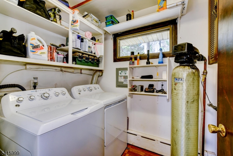 95 Dreahook Road Lebanon, NJ 08833 - Photo 17 of 30 a utility room with dryer and washer