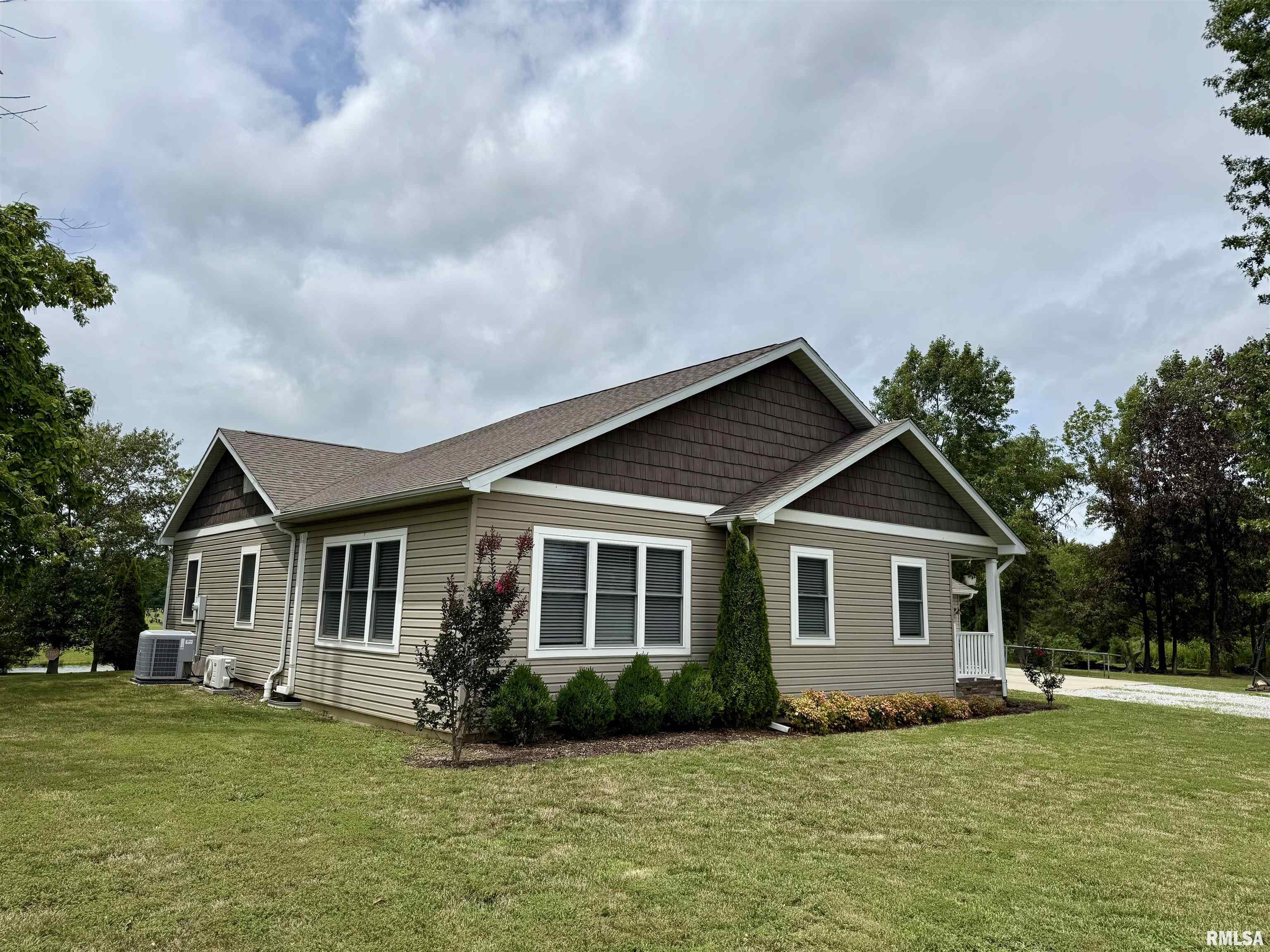 107 Jenkins Road Murphysboro, IL 62966 - Photo 3 of 23