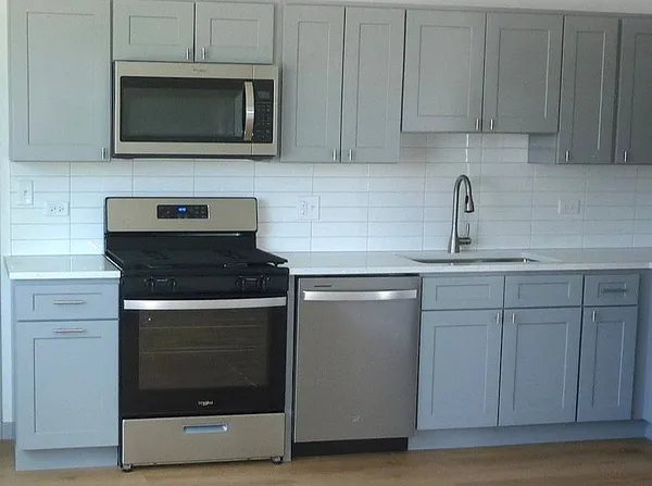 $2,150 | 9522 South 53rd Avenue, Unit 3N, Oak Lawn, IL 60453