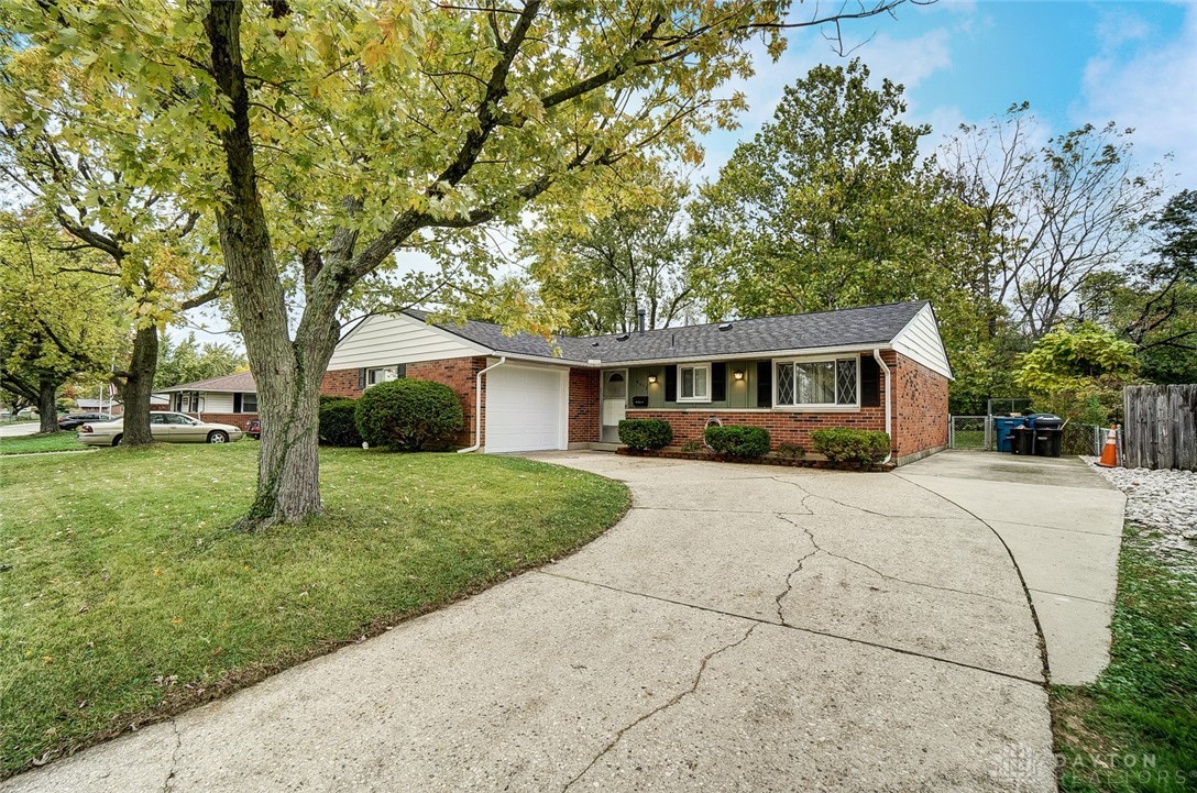 6612 Hemingway Road Huber Heights, OH 45424 - Photo 2 of 35