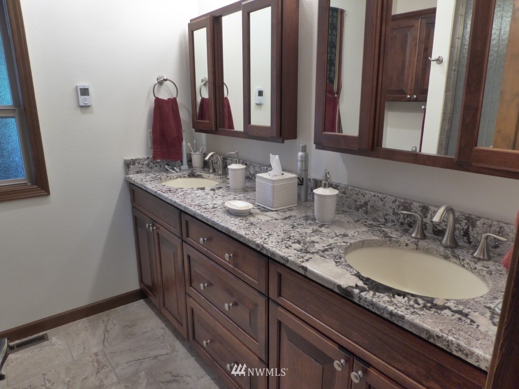 253 Brockway Road Chehalis, WA 98532 - Photo 11 of 25