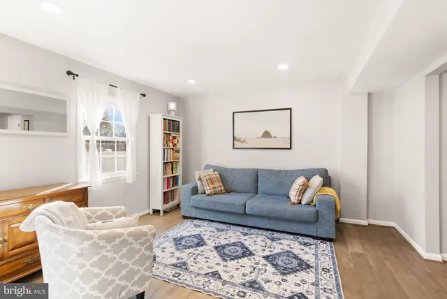 $2,800 | 7393 Colton Lane, Manassas, VA 20109