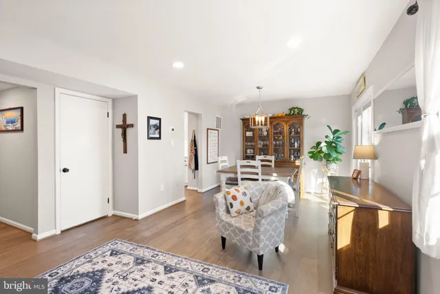 $2,800 | 7393 Colton Lane, Manassas, VA 20109