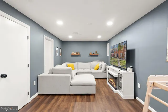 $2,800 | 7393 Colton Lane, Manassas, VA 20109