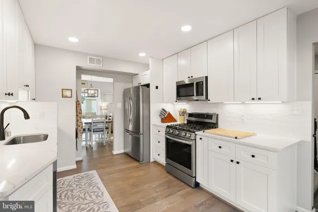 $2,800 | 7393 Colton Lane, Manassas, VA 20109