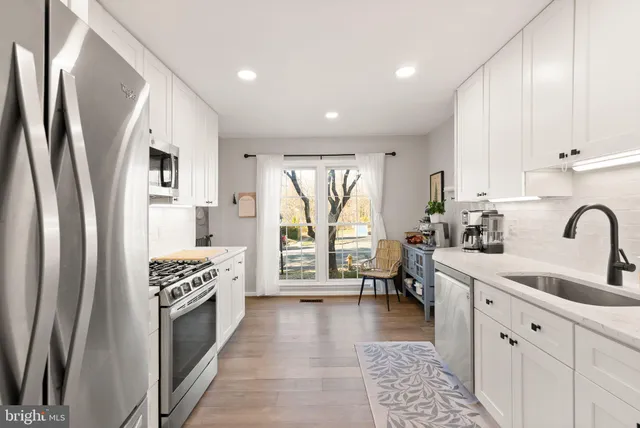 $2,800 | 7393 Colton Lane, Manassas, VA 20109