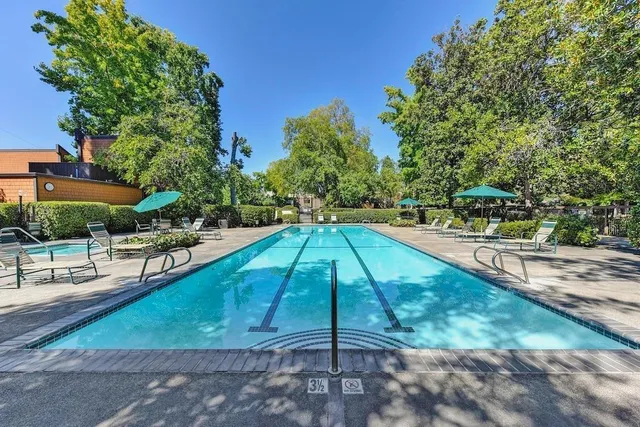 $275,000 | 722 Woodside Lane East, Unit 3, Sacramento, CA 95825