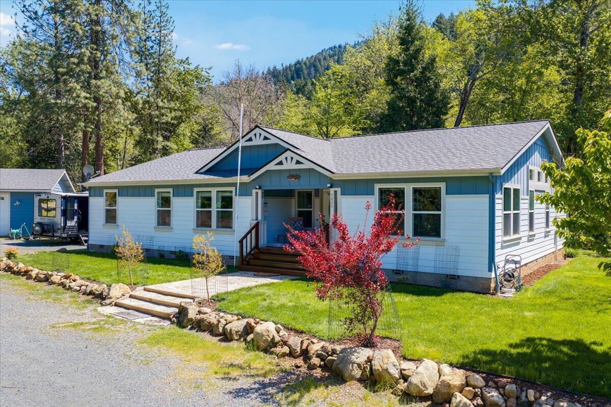 4829 Jumpoff Joe Creek Road Grants Pass, OR 97526 - Photo 3 of 39