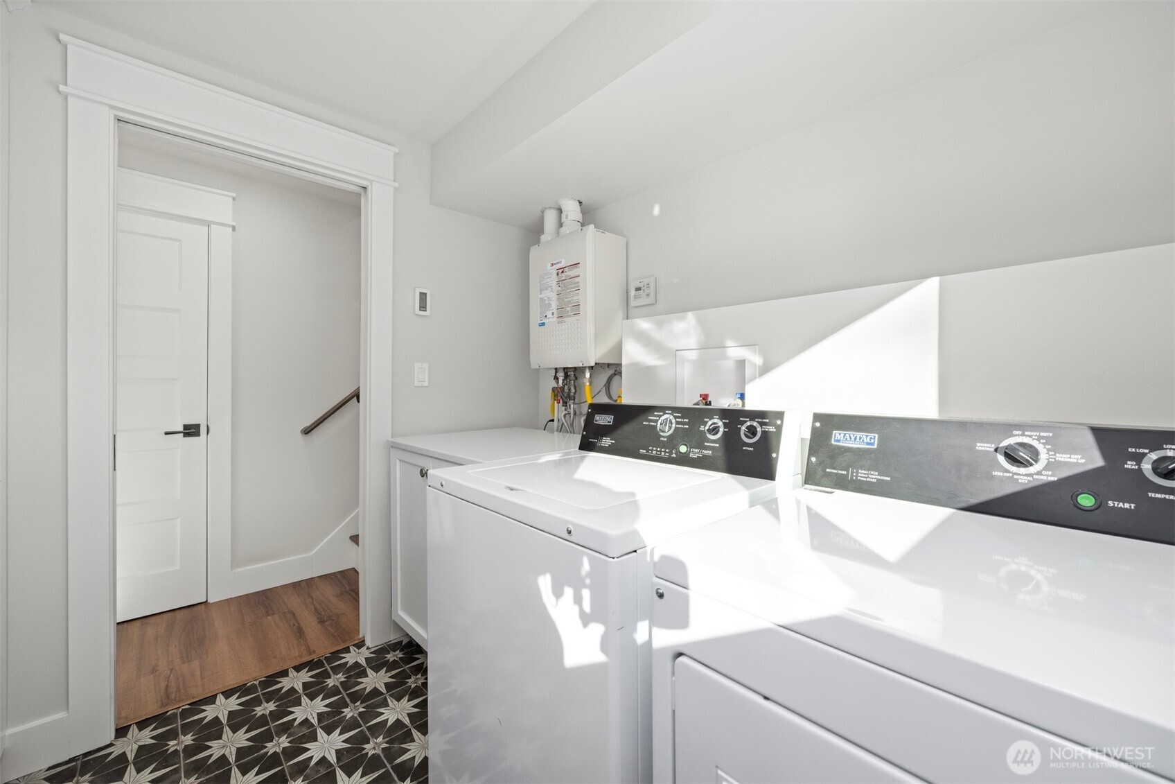 3505 East Smith Road Bellingham, WA 98226 - Photo 29 of 40 a room with a washer and dryer