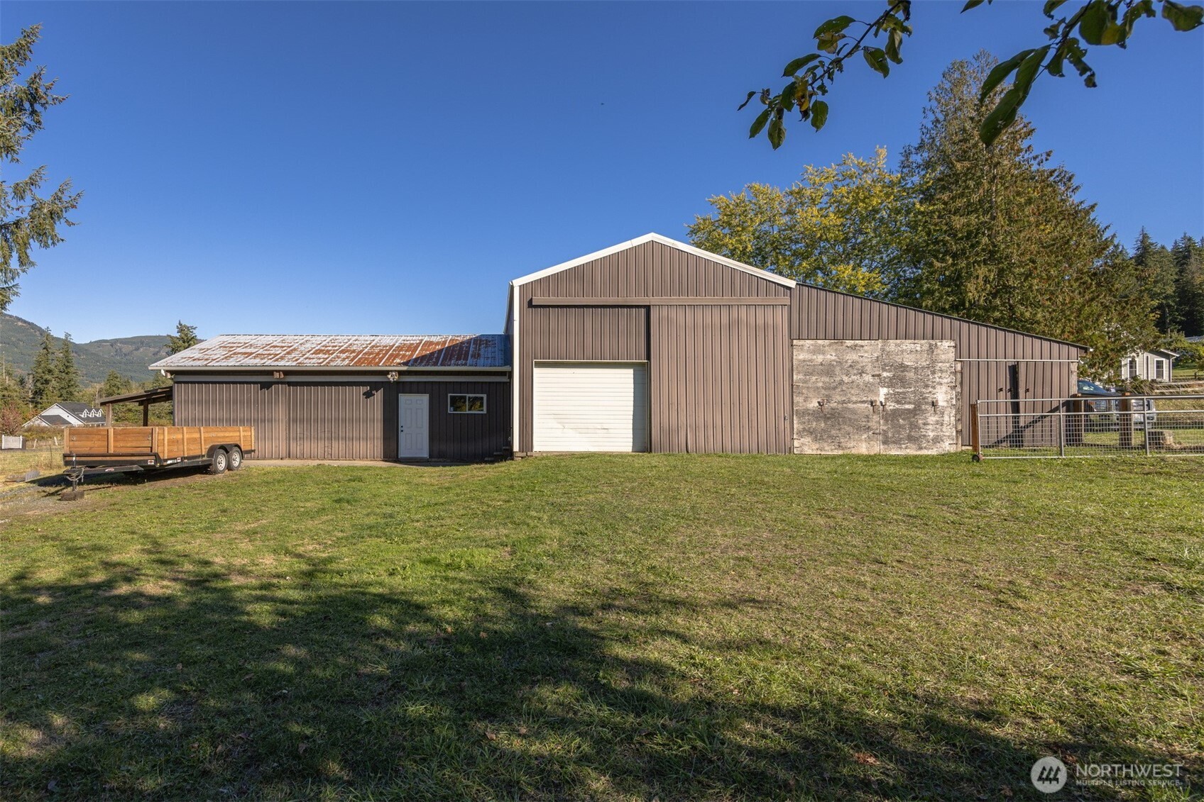 3505 East Smith Road Bellingham, WA 98226 - Photo 36 of 40 a view of a back yard of the house