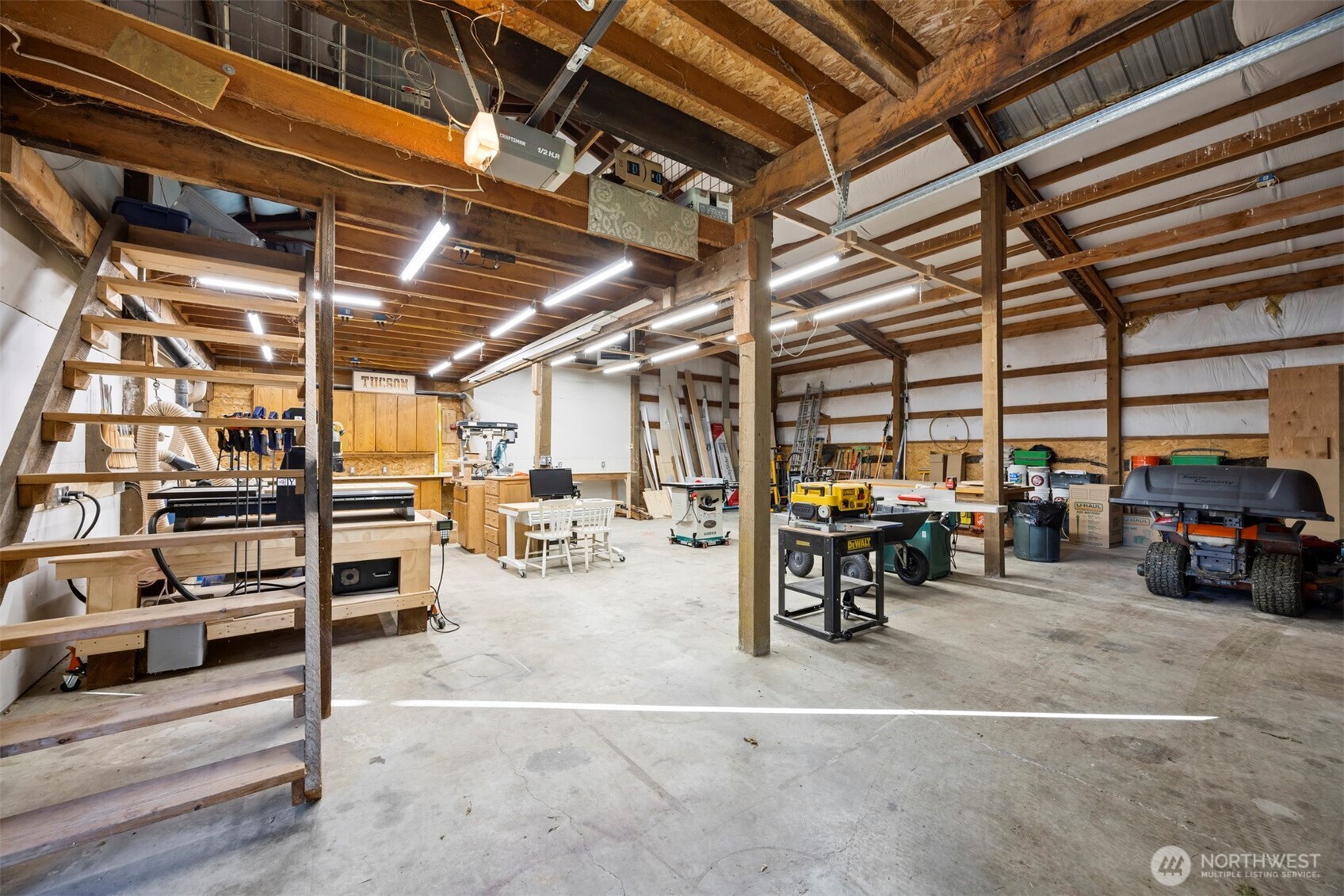 3505 East Smith Road Bellingham, WA 98226 - Photo 37 of 40 a view of parking garage with cars
