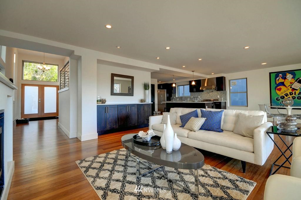 4757 23rd Avenue Southwest Seattle, WA 98106 - Photo 2 of 25