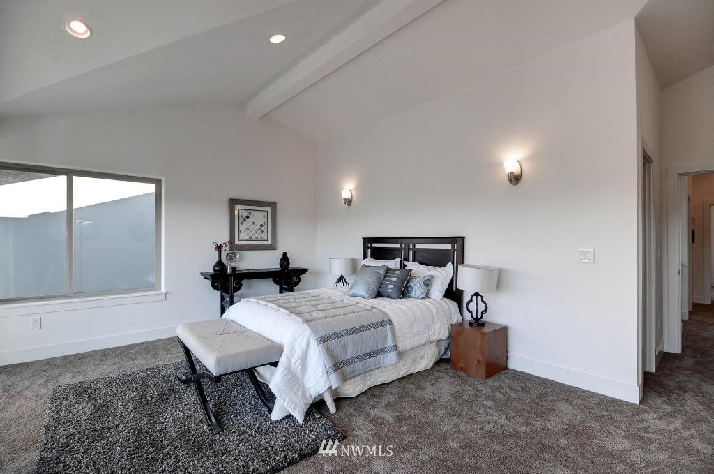 4757 23rd Avenue Southwest Seattle, WA 98106 - Photo 11 of 25