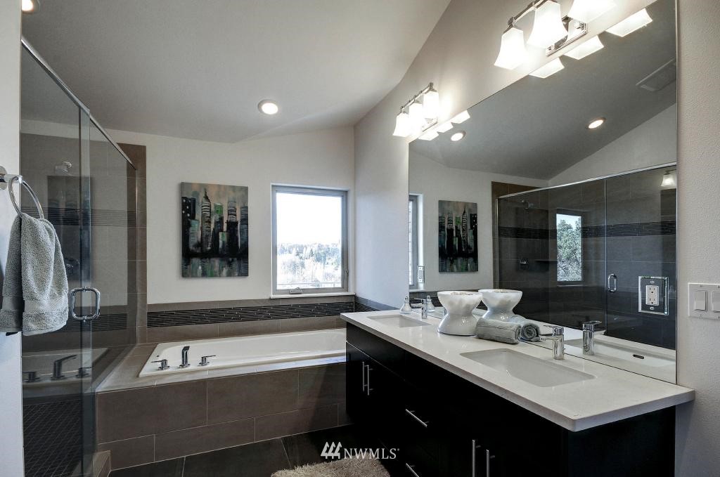 4757 23rd Avenue Southwest Seattle, WA 98106 - Photo 13 of 25