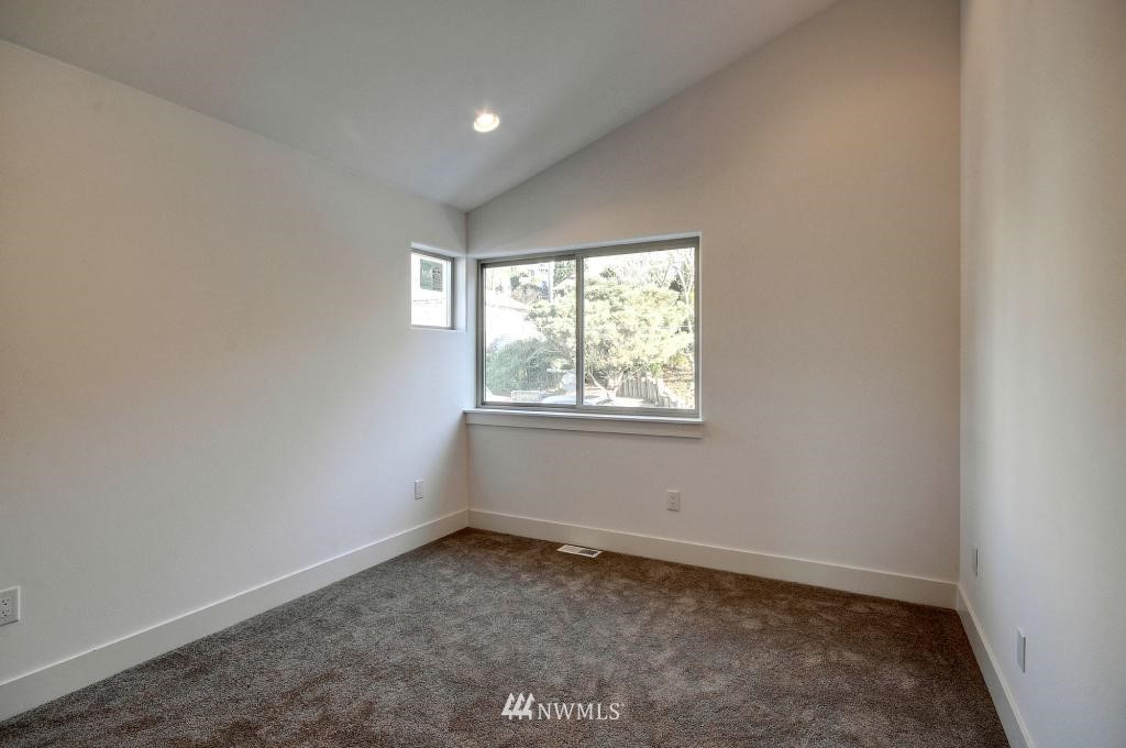 4757 23rd Avenue Southwest Seattle, WA 98106 - Photo 16 of 25