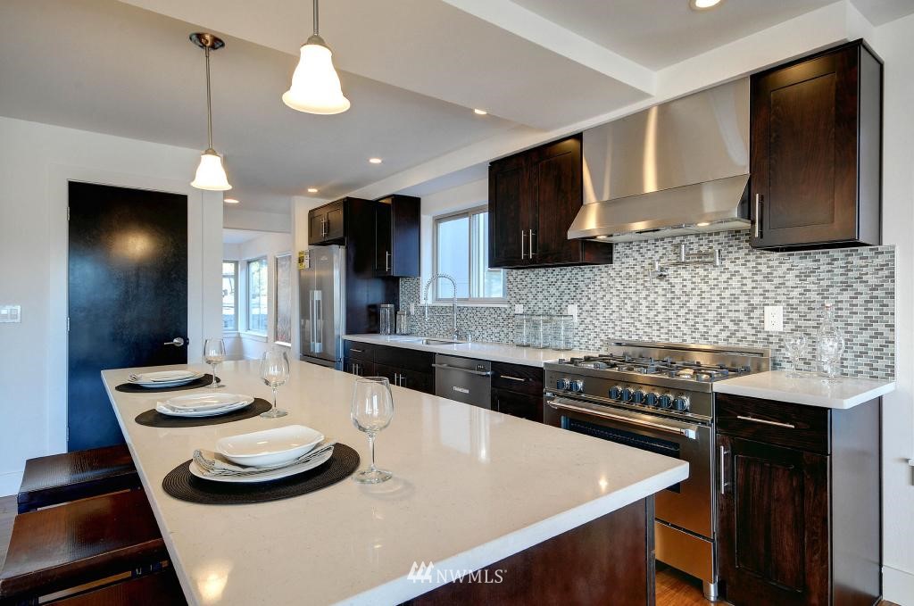 4757 23rd Avenue Southwest Seattle, WA 98106 - Photo 5 of 25