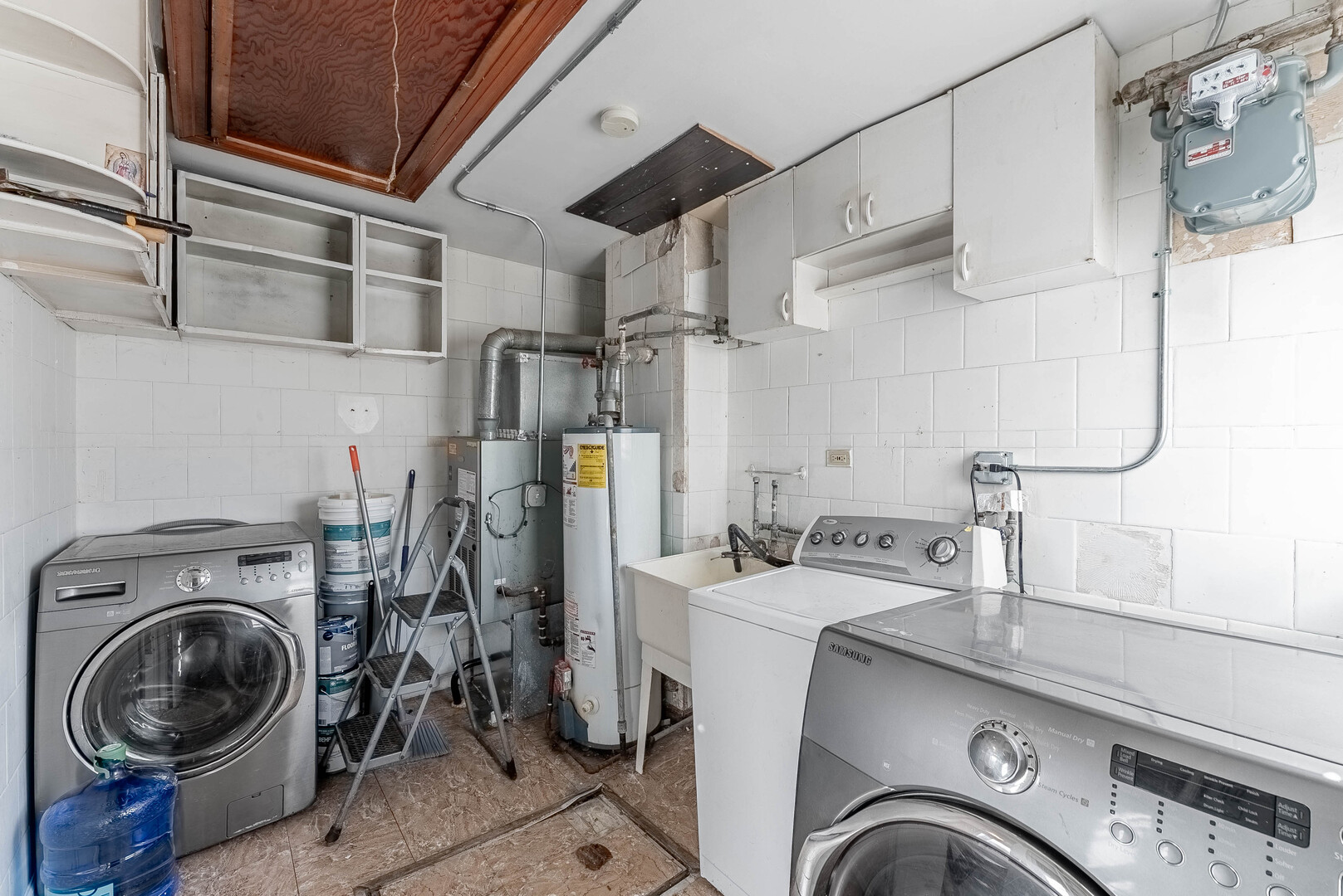 16154 Honore Avenue Markham, IL 60428 - Photo 18 of 32 a utility room with dryer and washer