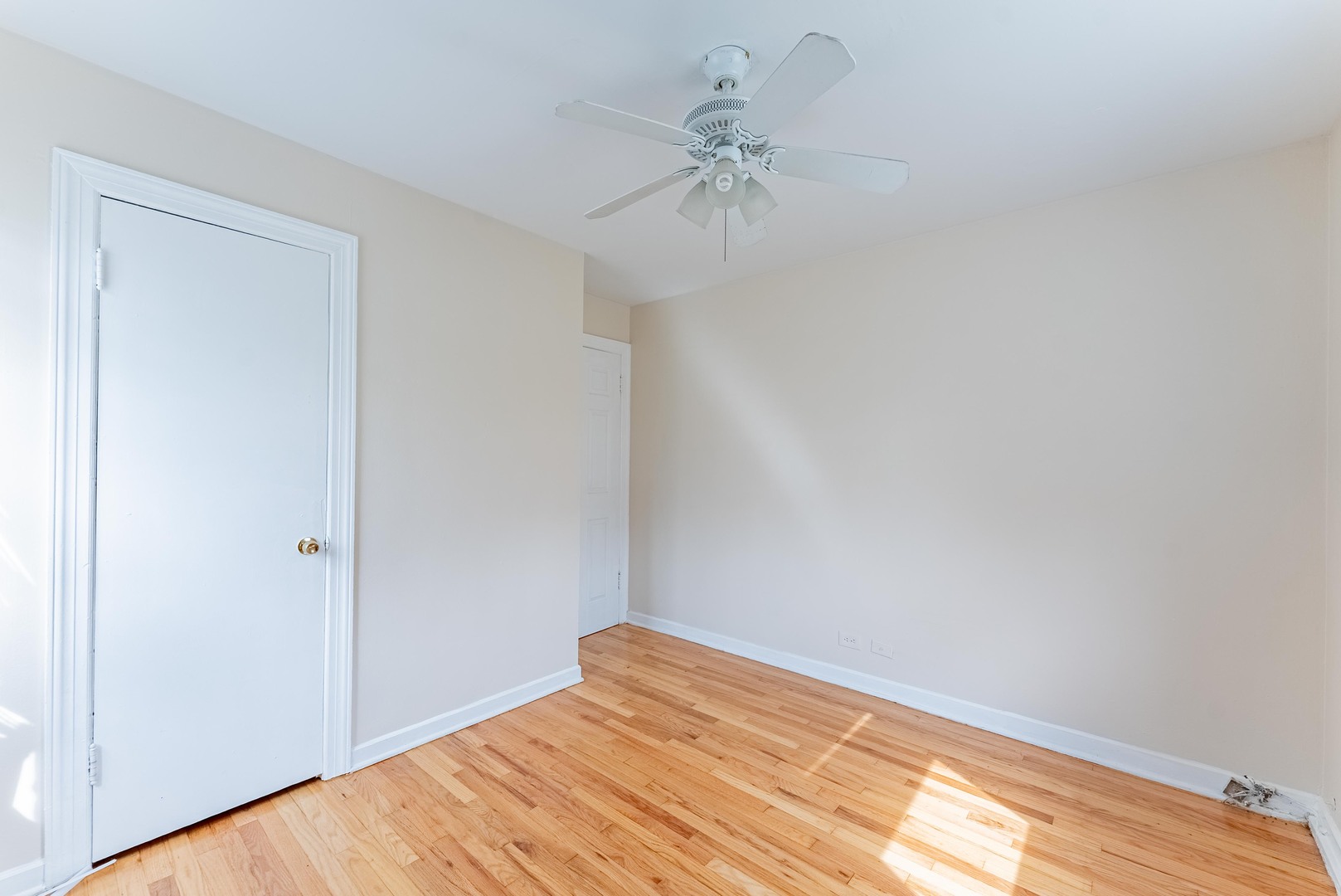 16154 Honore Avenue Markham, IL 60428 - Photo 25 of 32 a view of room