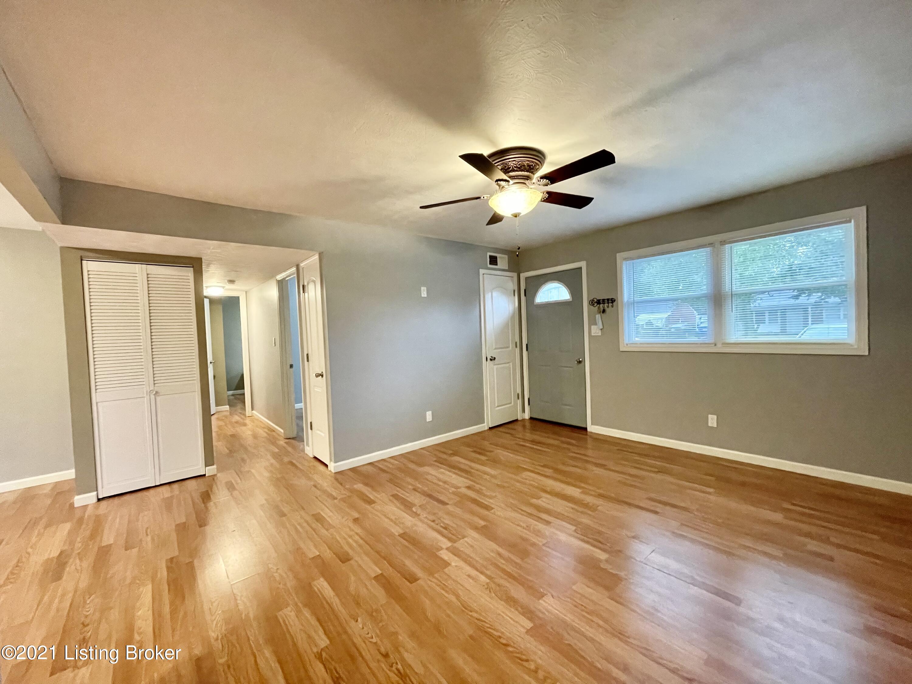 5301 Rural Way Louisville, KY 40218 - Photo 7 of 33 29C953FE-D9EF-4C5B-9409-F78D5A49B16E