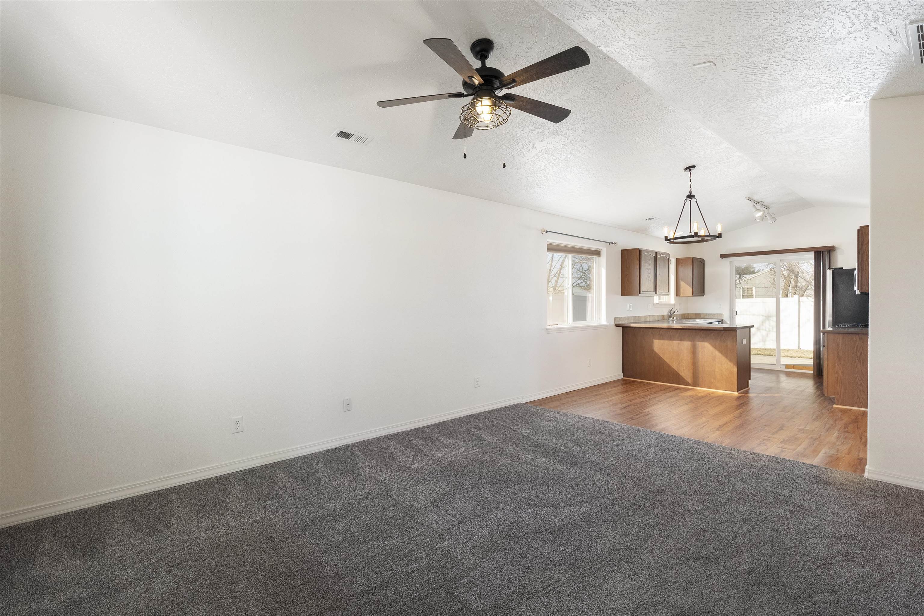 4404 South Carnation Road Spokane, WA 99224 - Photo 2 of 23