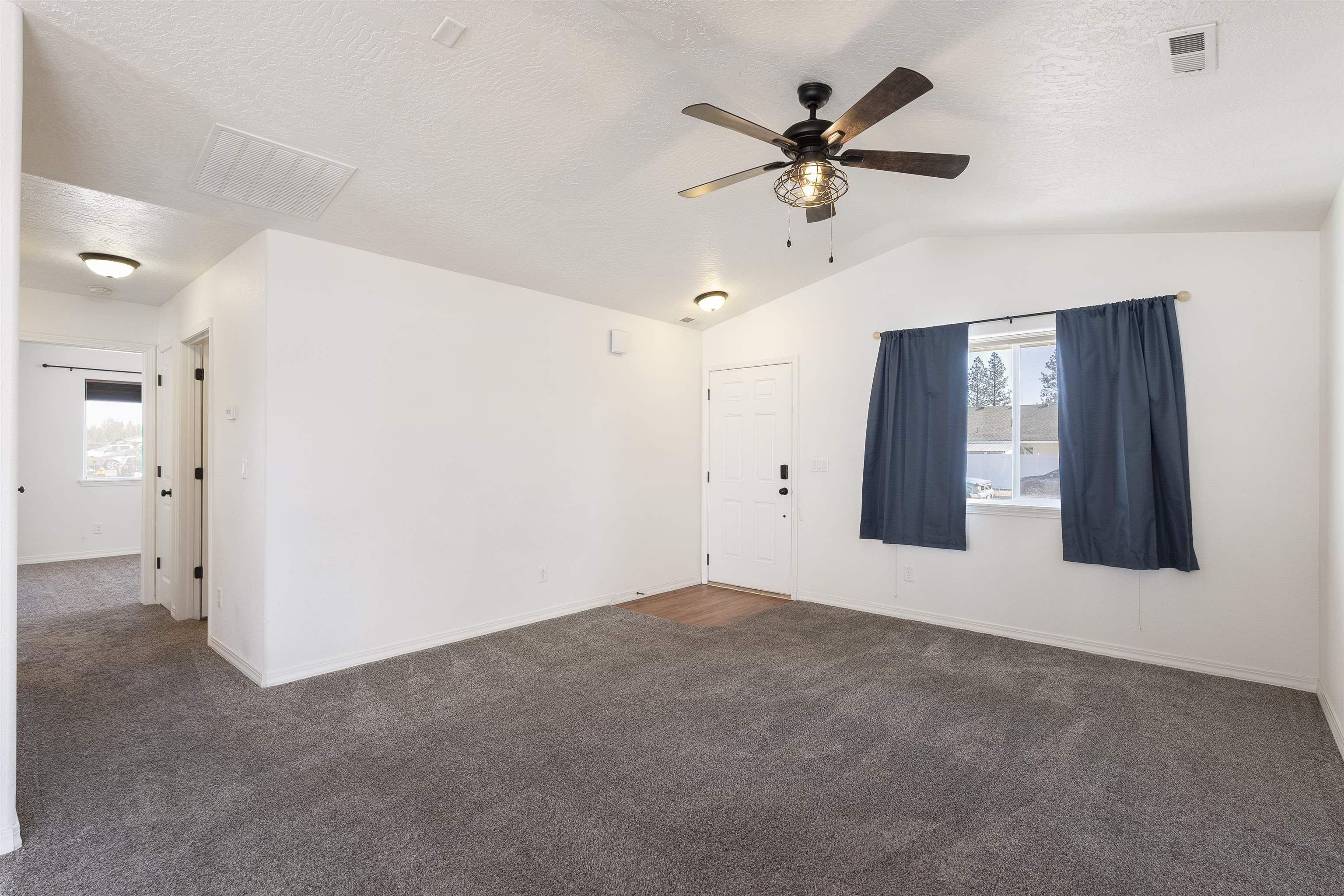 4404 South Carnation Road Spokane, WA 99224 - Photo 4 of 23