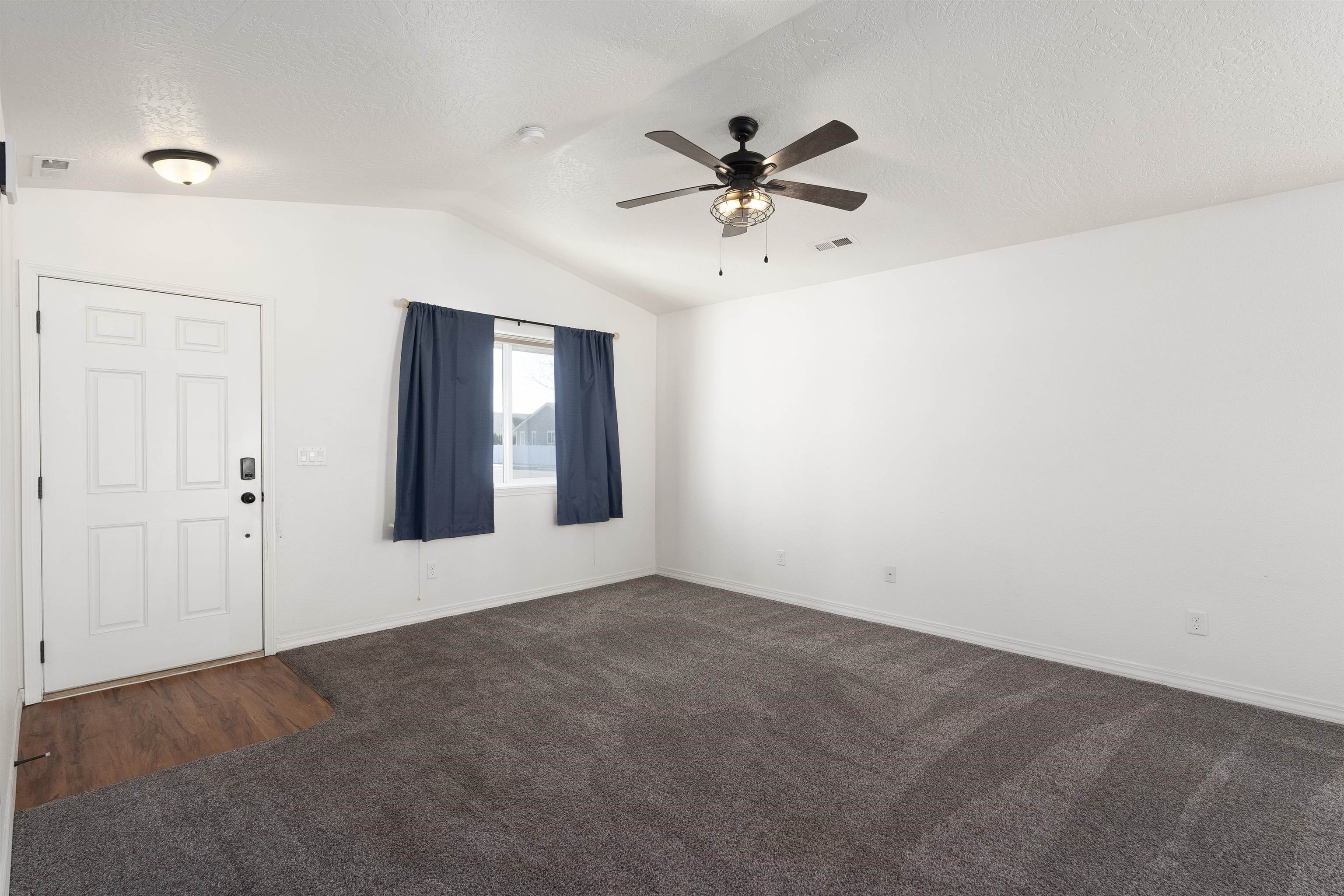 4404 South Carnation Road Spokane, WA 99224 - Photo 5 of 23