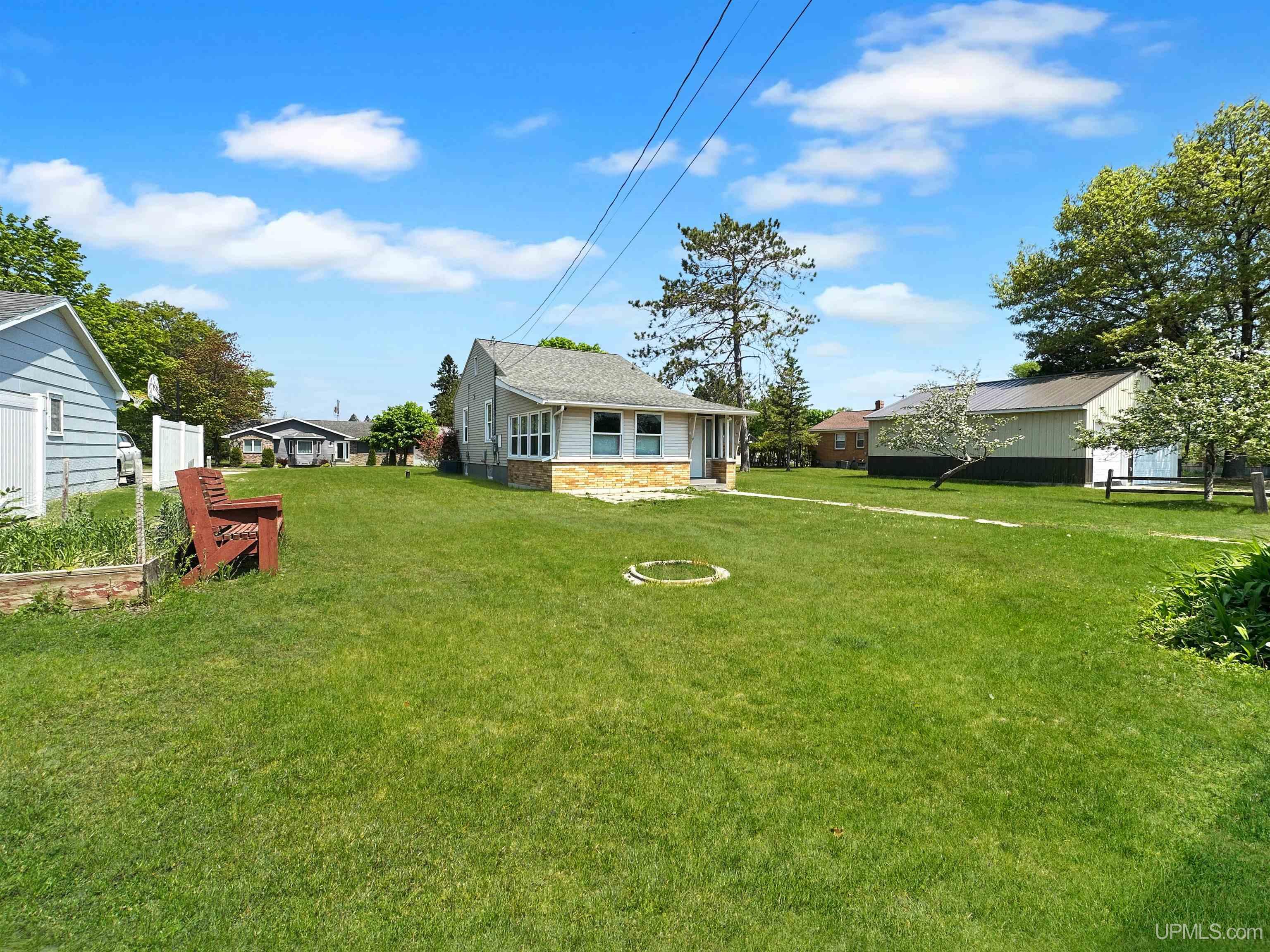 1715 South 22nd Street Escanaba, MI 49829 - Photo 14 of 17