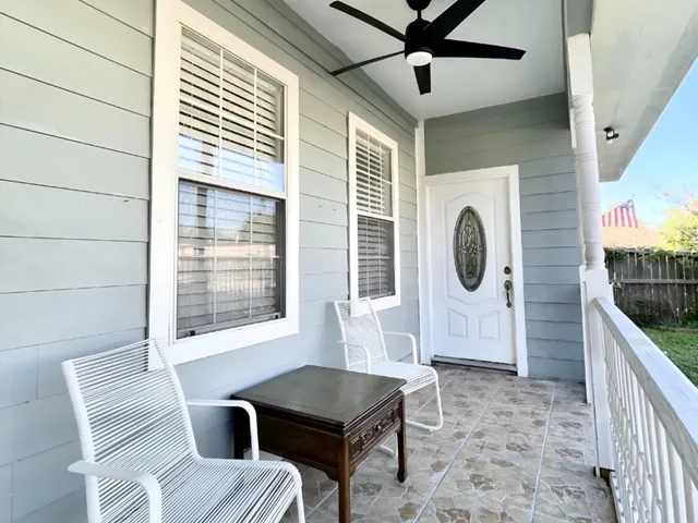 $1,800 | 301 Tabor Street, Houston, TX 77009