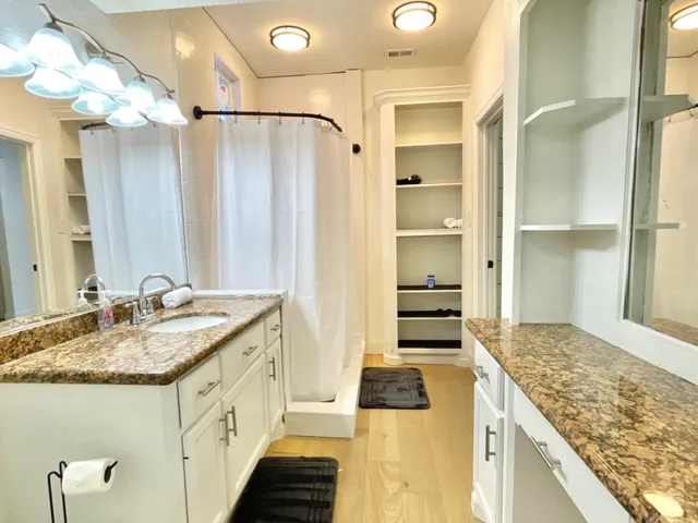 $1,800 | 301 Tabor Street, Houston, TX 77009