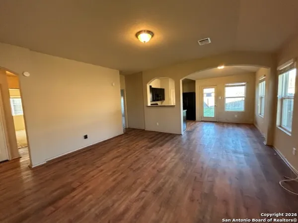 $194,900 | 1412 Birmingham Drive, Seguin, TX 78155