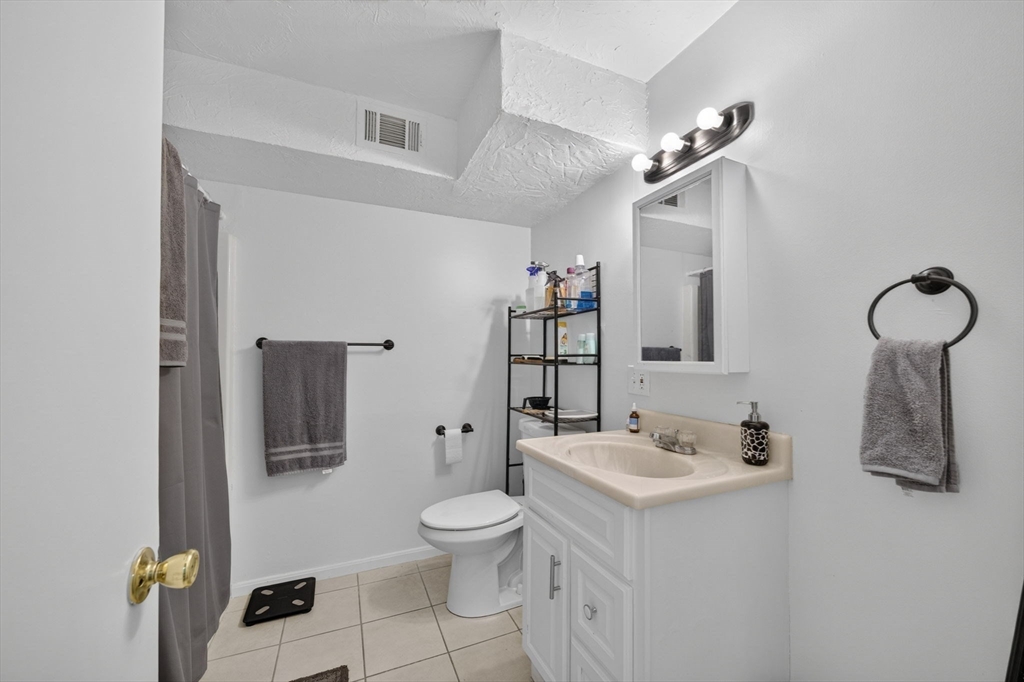 526 Third Street Fall River, MA 02721 - Photo 14 of 35