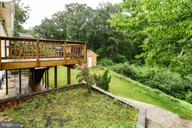 view of a balcony with mountain view