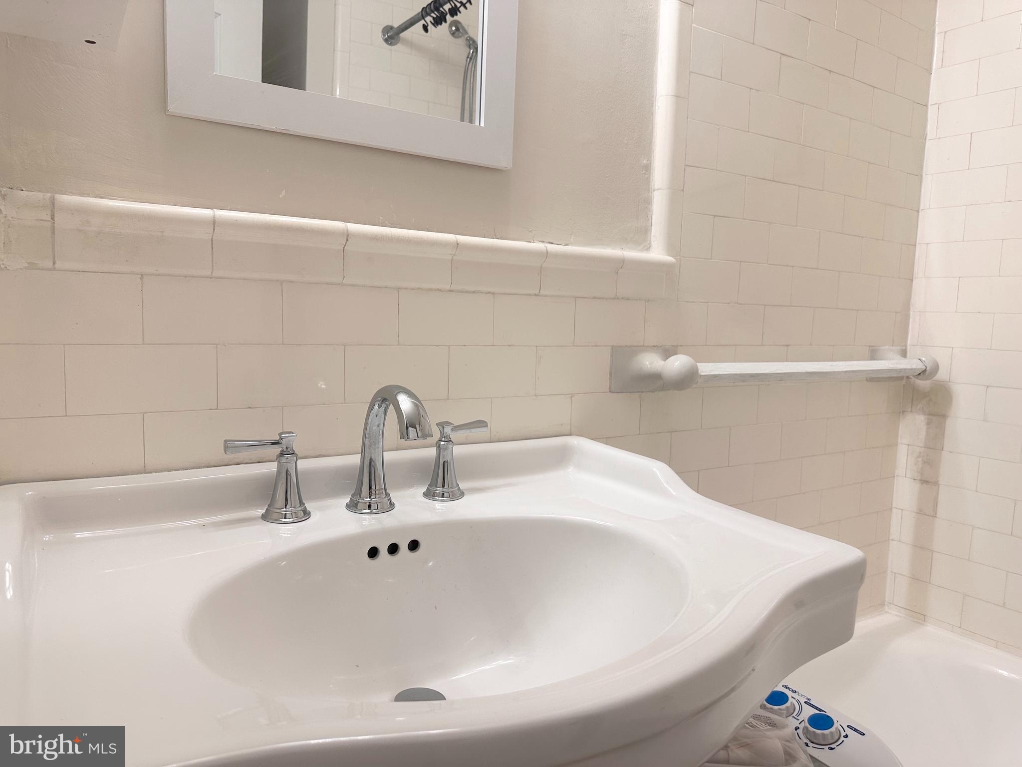 1324 Locust Street, Unit 1508 Philadelphia, PA 19107 - Photo 7 of 21
