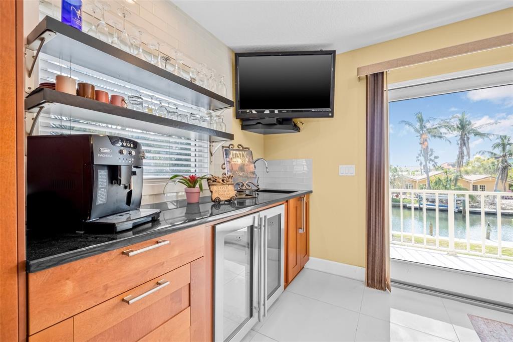 614 Norton Street Longboat Key, FL 34228 - Photo 13 of 46