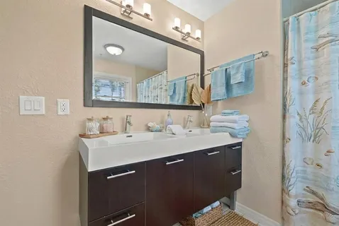 $3,200,000 | 614 Norton Street, Longboat Key, FL 34228