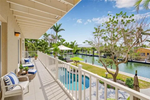 $3,200,000 | 614 Norton Street, Longboat Key, FL 34228